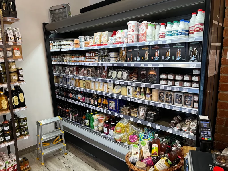 Vanzatoare pentru Bacania Gramador, Mihai Bravu